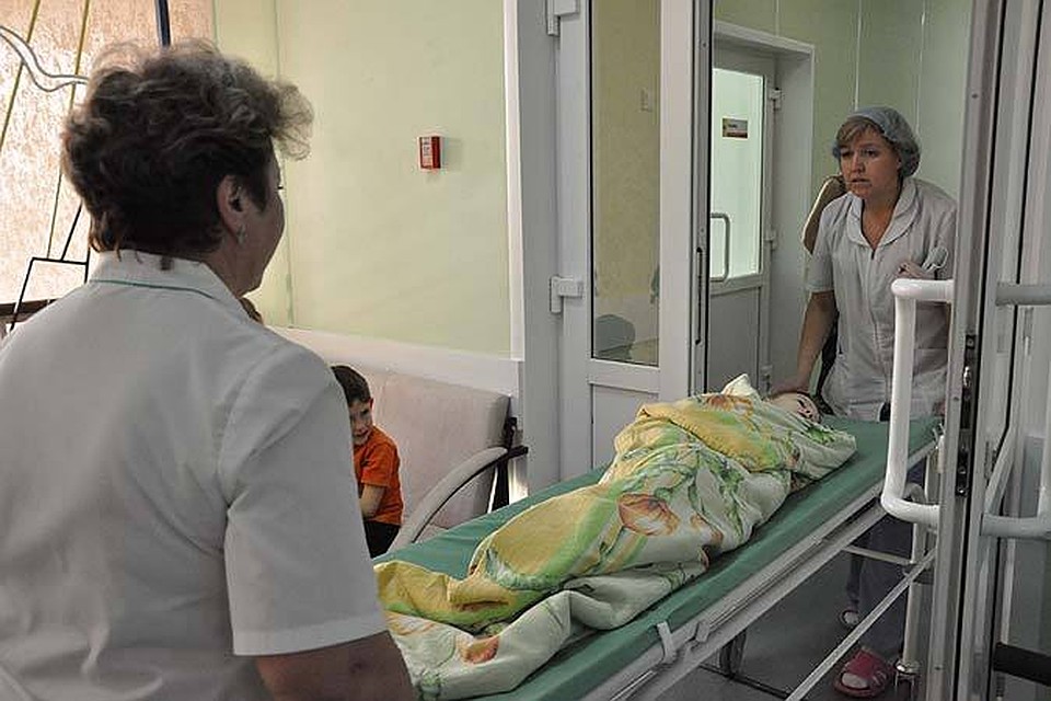 Оба ребенка доставлены в детскую больниуц