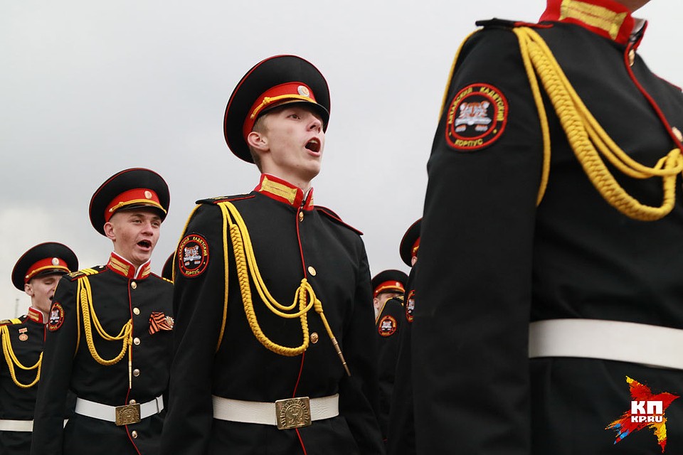 Репетиция Парада Победы прошла в Барнауле. Фото: Олег УКЛАДОВ