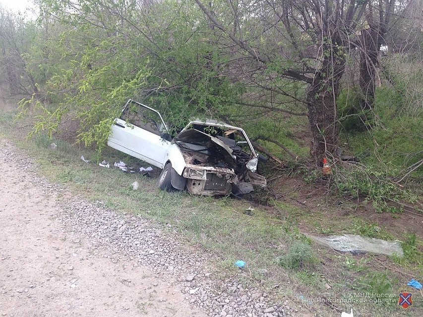 В результате аварии в больнице оказались водитель и двое пассажиров "Лады"