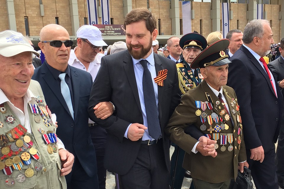 Игорь Баринов, глава Федерального агентства по делам национальностей России принял участие в Параде Победы и открытии выставки