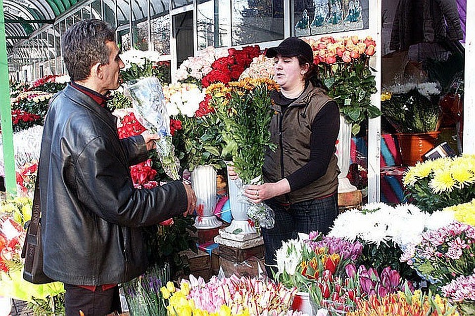Продавцов цветов штрафуют.