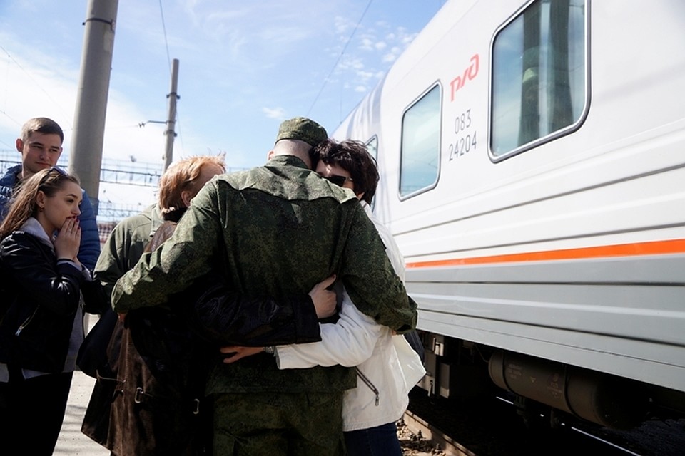 Из Екатеринбург в Президентский полк отправились 15 призывников