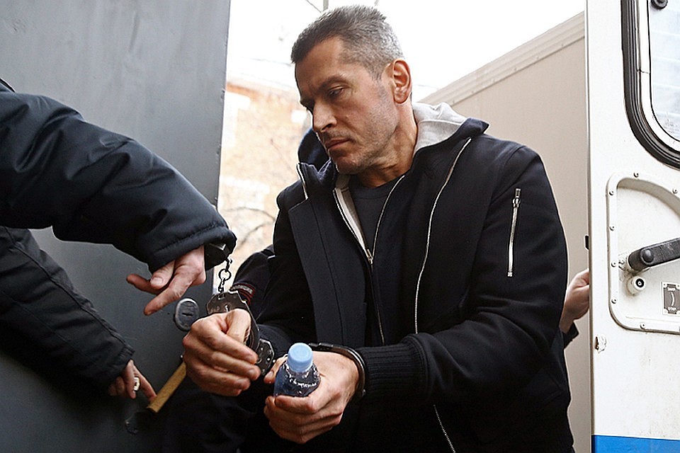 Суд арестовал счета дагестанских миллиардеров братьев Магомедов