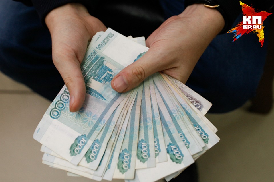 Омич расплатился с долгами по алиментам, когда нужно было продлить водительские права.