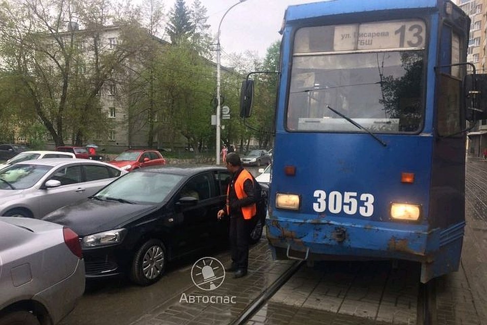 Авария произошла в центре города. Фото: vk.com/avtospasrus