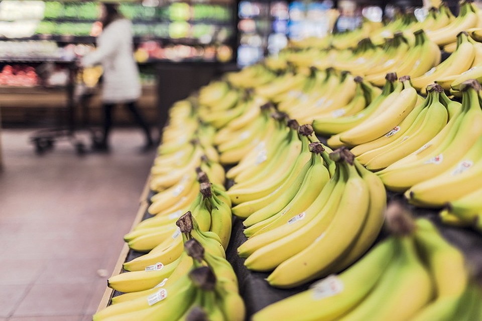 женщина не хотела платить за продукты, но попалась стражам порядка.