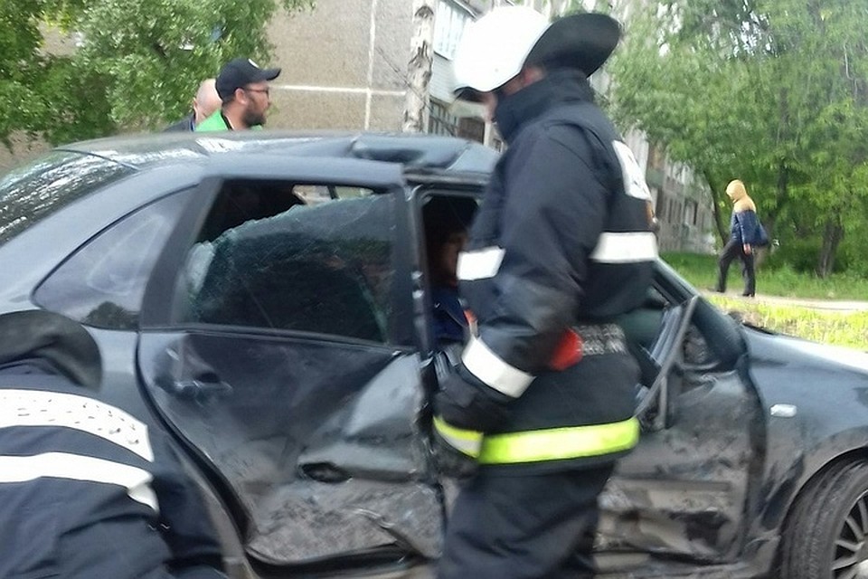 Фото с места аварии из социальных сетей