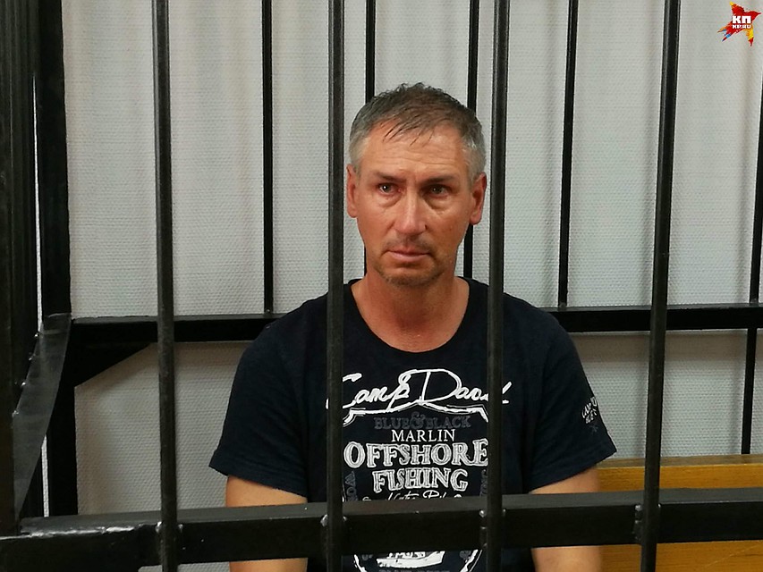 Леонид Жданов в тот злосчастный день был выходной, и не мог препятствовать выходу катамарана со стоянки.