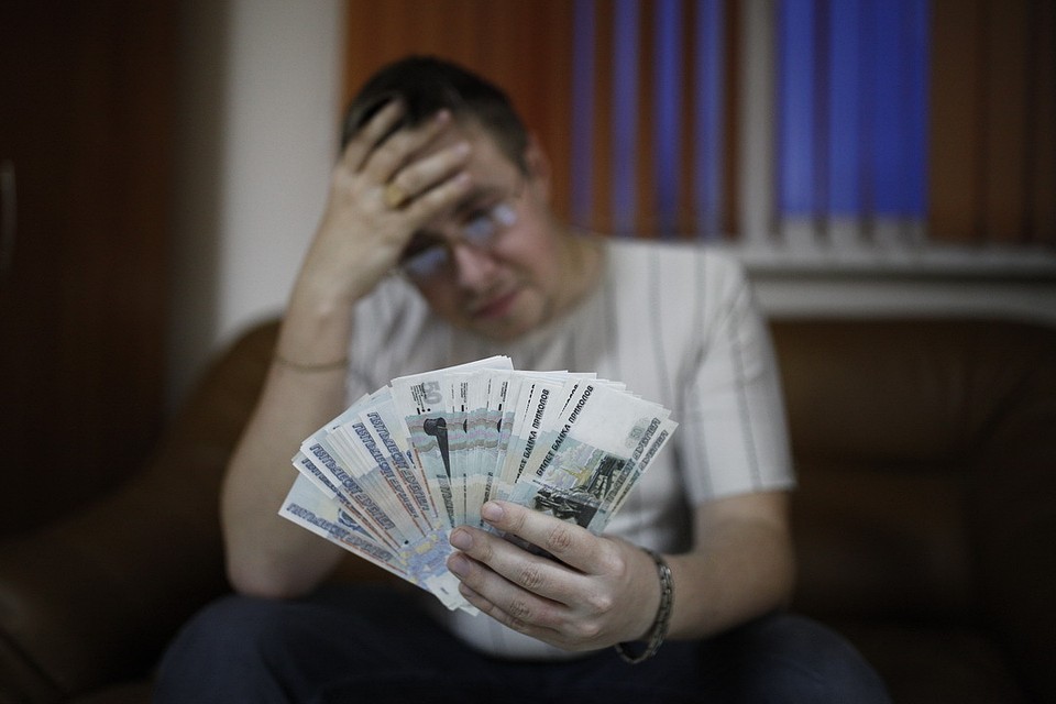 Мужчине задолжали около ста тысяч рублей.