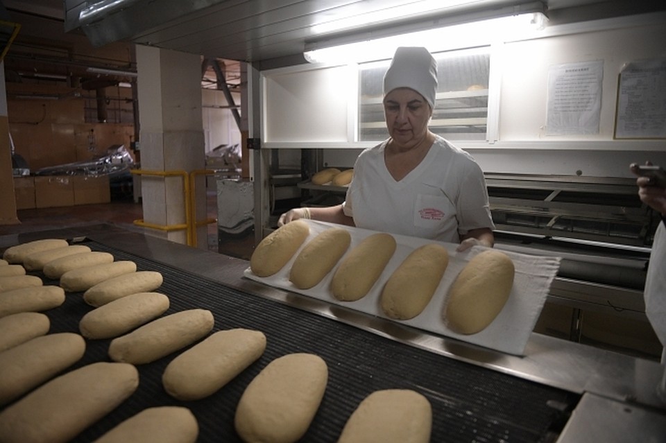 Какими продуктами давали взятку, увы, не сообщается.