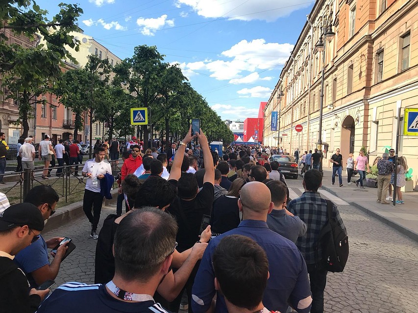 Очередь на Фестиваль болельщиков FIFA