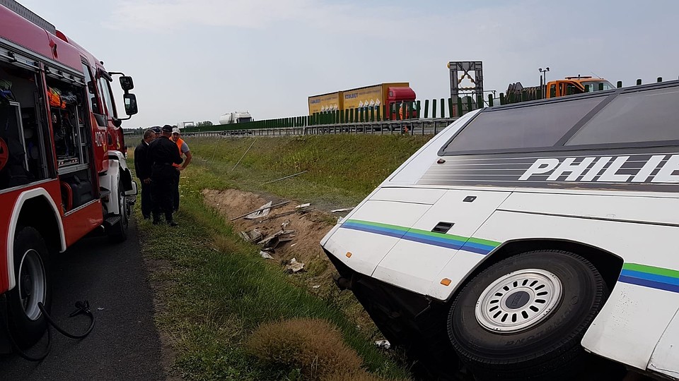Автобус с туристами попал в аварию в Польше
