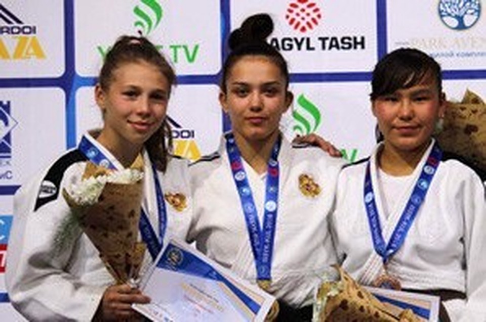 Татьяна Цыганкова (слева) выступала в в весовой категории до 52-х килограммов. Фото: Управление физической культуры и спорта Брянской области