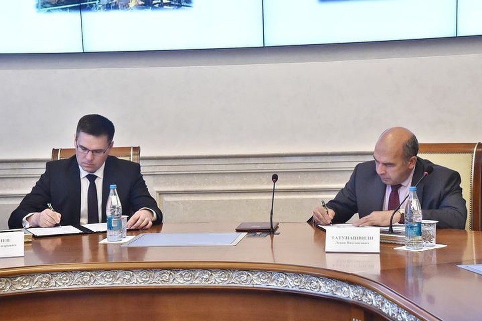 В Правительстве региона подписано соглашения о сотрудничестве между Технопарком Новосибирского Академгородка и ПАО «Северсталь». Фото: пресс-служба правительства НСО