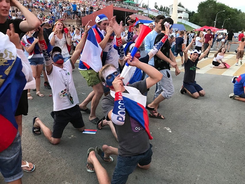 Вот так многие волгоградцы встречали победу сборной.