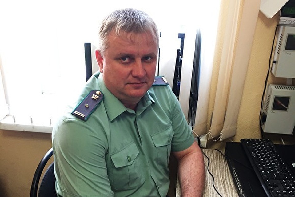 Дмитрий сначала служил в МВД, вышел на пенсию и пошел в приставы. Фото: ФССП по Челябинской области