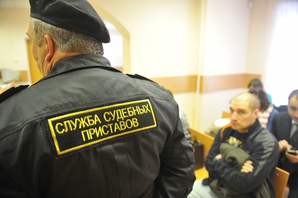 Алиментщик в Хабаровском крае убежал от судебного пристава, правда недалеко