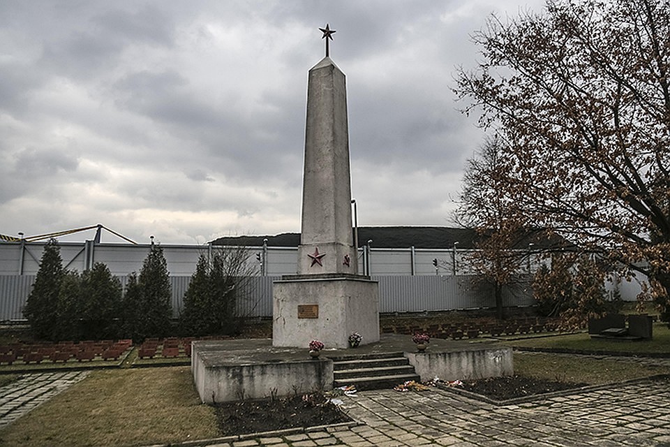 В Польше планируют снести 75 советских памятников
