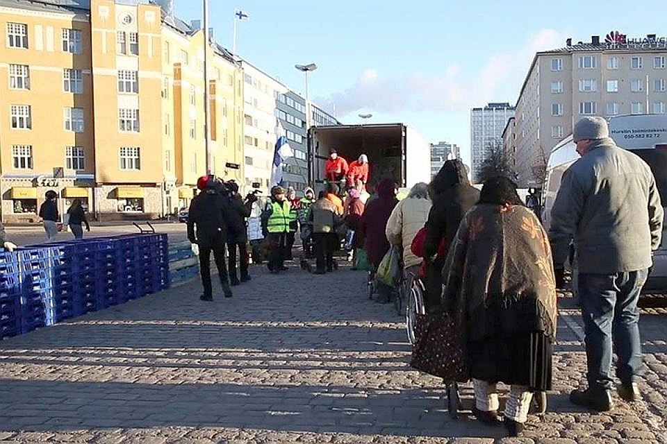 Раздача еды малоимущим в Хельсинки продолжится. Фото: скриншот Ilta-Sanomat