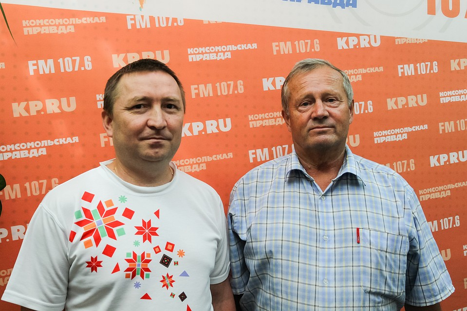 Юрий Мишкин, капитан команды от Удмуртии мотопробега по городам героям СССР (2000г.) и Вячеслав Ануфриев, комиссар команды мотопробега "Ижевск-Кейптаун"