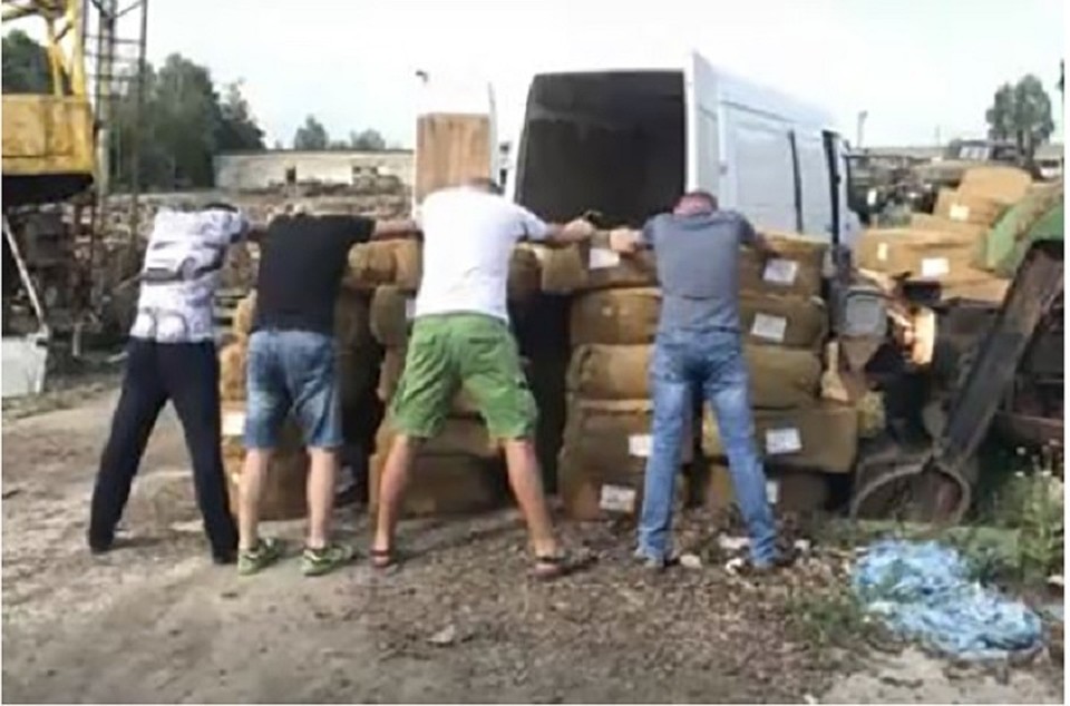 В ходе обысков также было изъято 11 тысяч килограммов ферментированного табака Фото: ipn.md