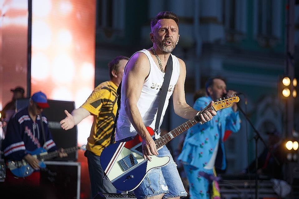 Сергей Шнуров продолжает писать о Матильде