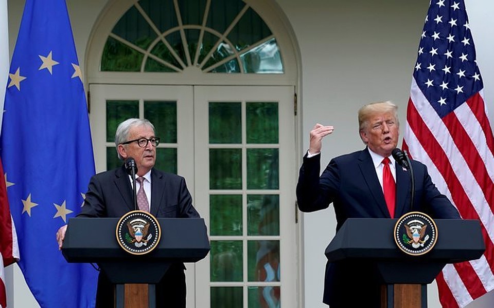 Глава Еврокомиссии Жан-Клод Юнкер и президент США Дональд Трамп