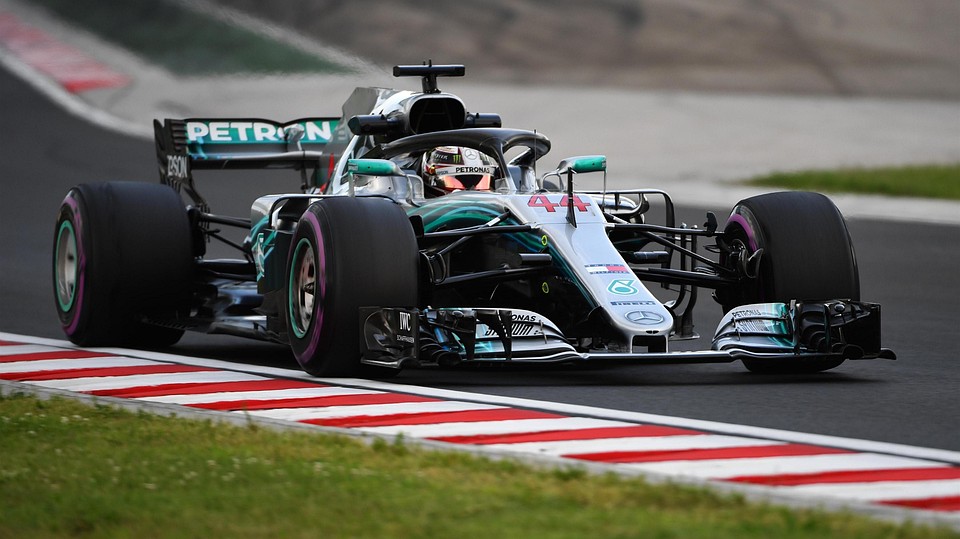 Мерседес Люьиса Хэмилтона был самым быстрым в квалификации. Фото: Formula1.com
