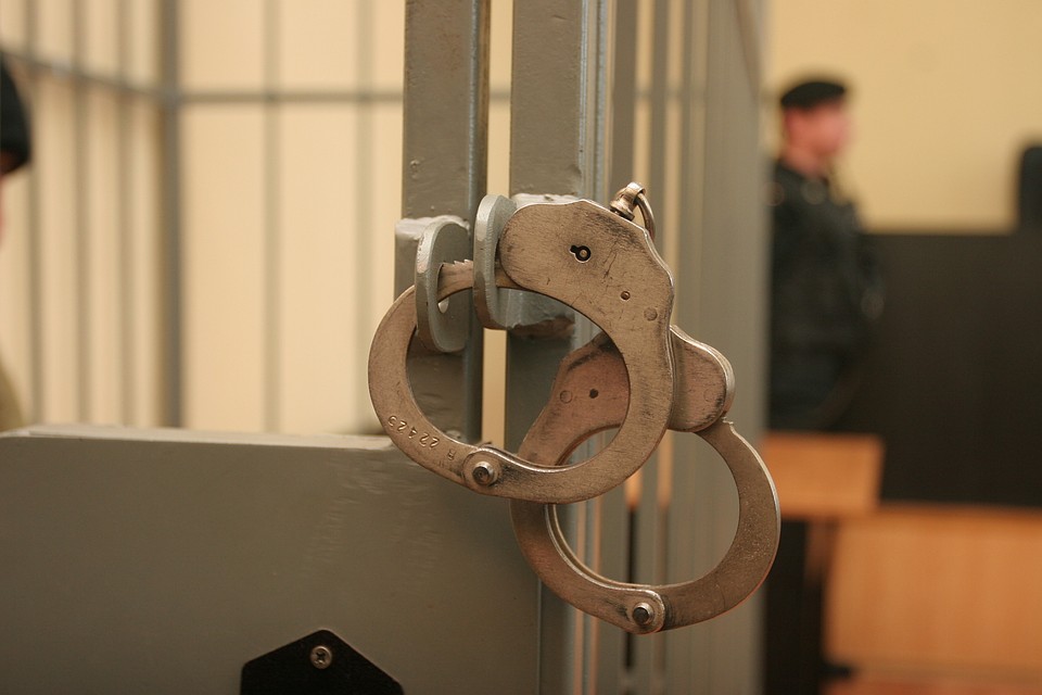 Бывший кировский судебный пристав-исполнитель проведет два года в исправительном центре за служебный подлог