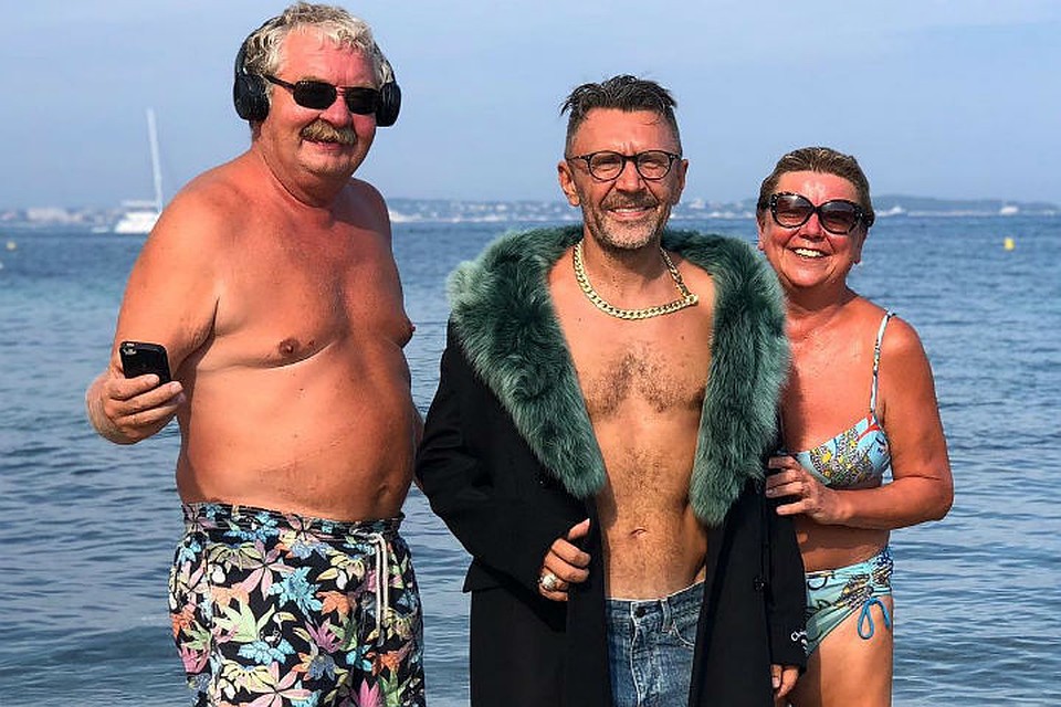 Шнурову и в пальто не жарко. Фото: "Инстаграм"