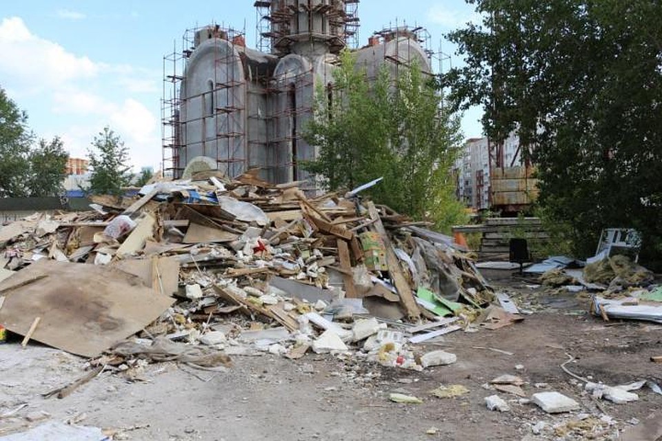 В Уфе сносят незаконно возведенные постройки в микрорайоне Сипайлово
