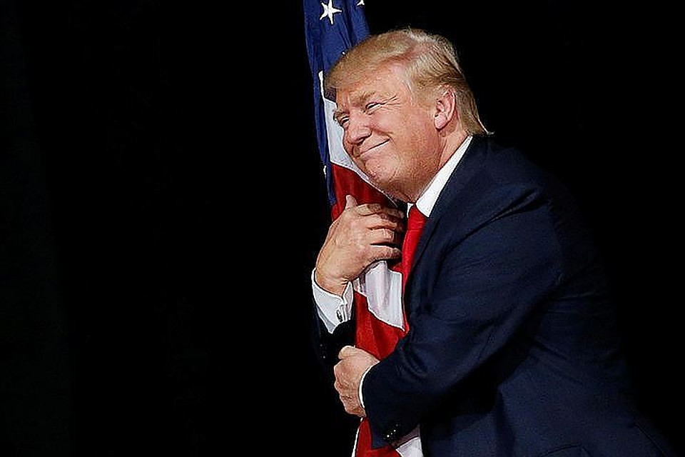 Президент США Дональд Трамп: «Америка прежде всего»