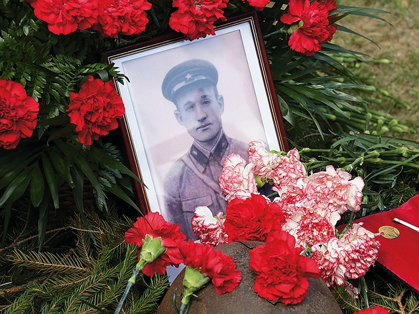 Солдат Егор Лапин вернулся домой