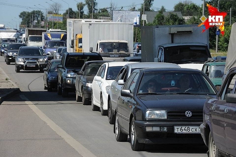 В пробке у муринского тоннеля подрались водители.