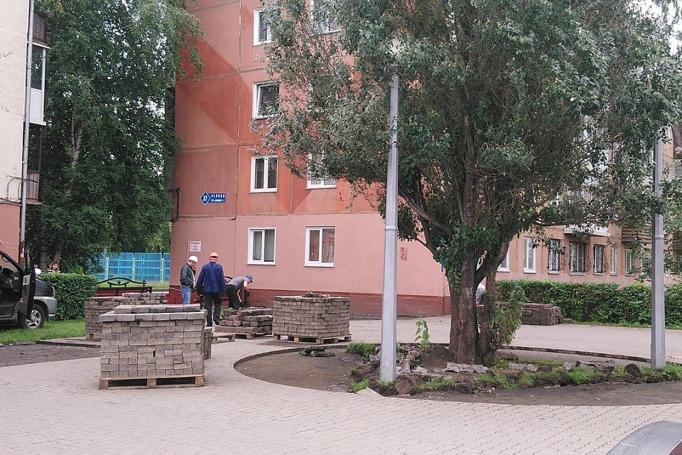 В Кемерове начали обустраивать место народного мемориала у "Зимней вишни"