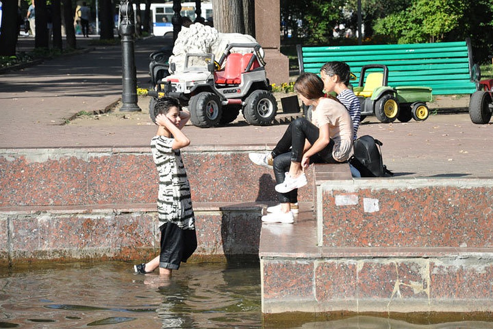 Нас по-прежнему ждет жара.