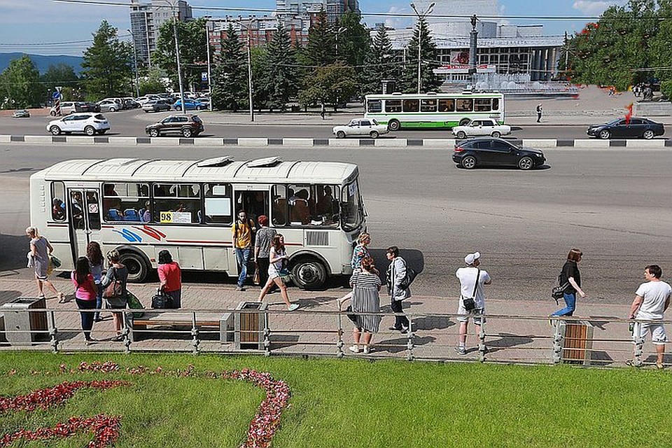 В Красноярске внесли оперативные изменения в схему дорожного движения в День города. Поэтому срочно пришлось менять и временные маршруты общественного транспорта.