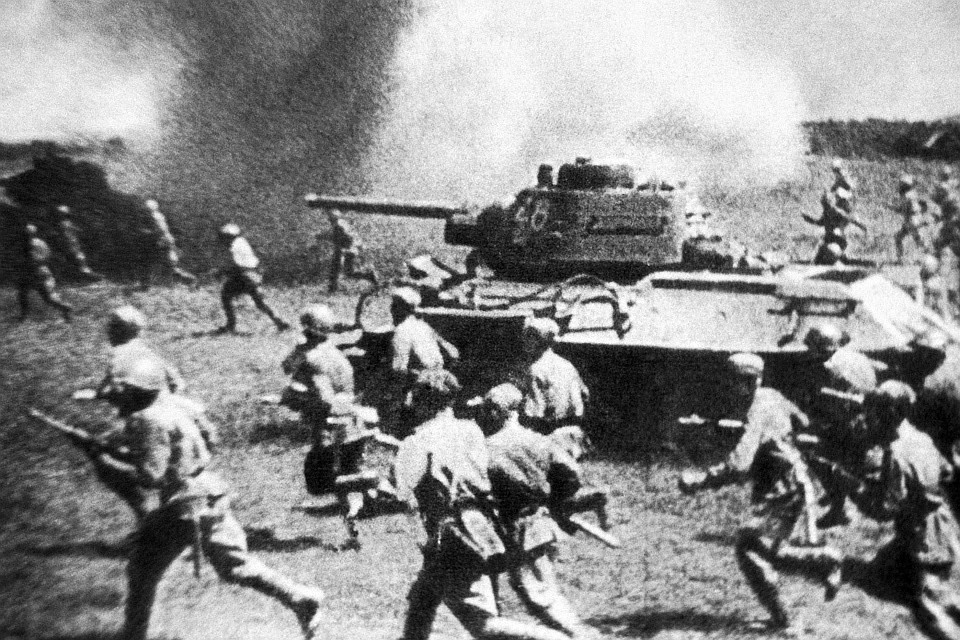 Курская битва. Наступление советских войск на "Огненной дуге", 1943 год. ФОТО - Фотохроника ТАСС