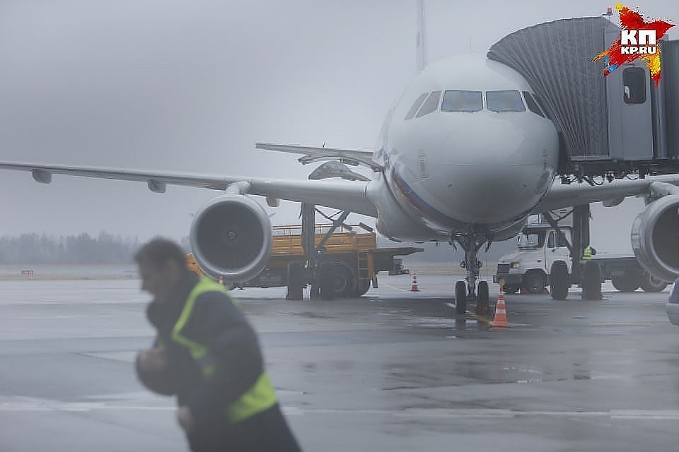 Два самолета не смогли приземлиться в Кемерове 1 сентября