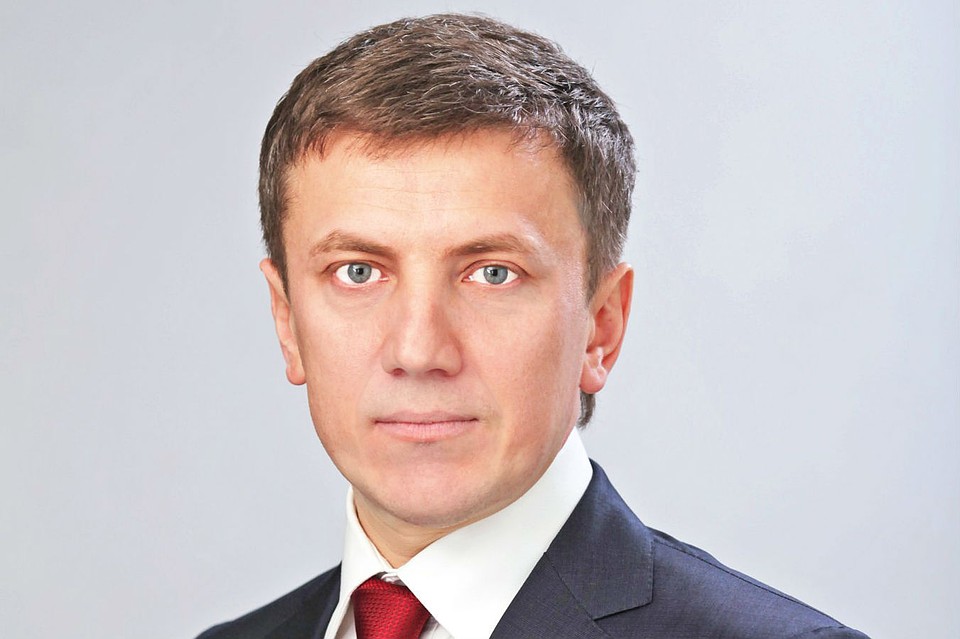 На депутата напали расклейщики фейковых объявлений. Фото: Сергей Балабаев / ВКонтакте.