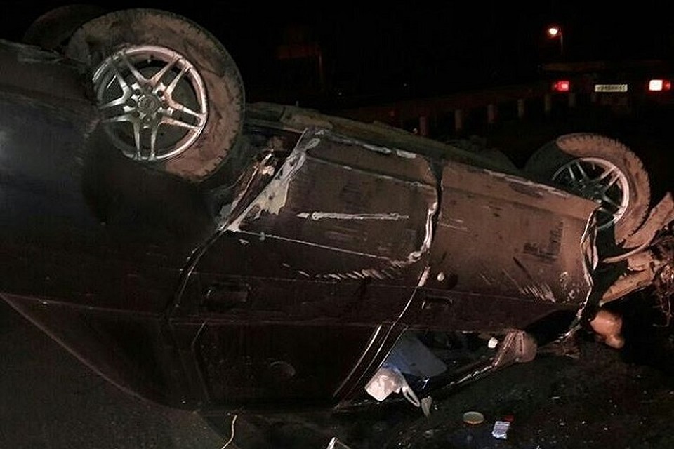 Автомобиль перевернулся в кювете