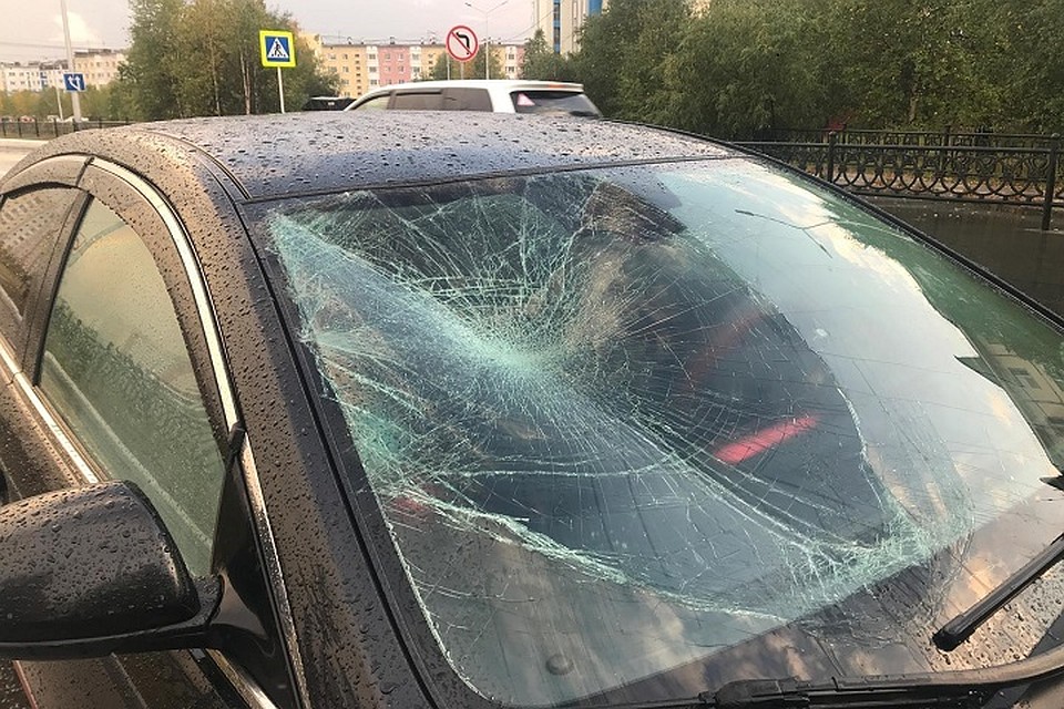 ДТП в Надыме: иномарка сбила пешехода, перебегавшего дорогу Фото: Госавтоинспекция Ямала