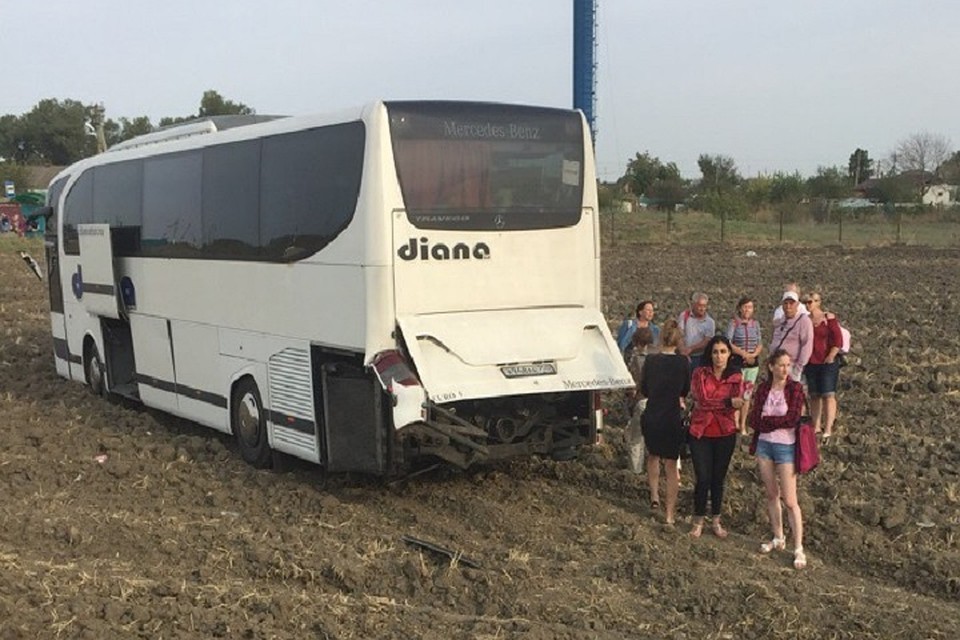 Автобус из Волгограда вылетел с трассы в Краснодарском крае. Фото: Кристины Демур