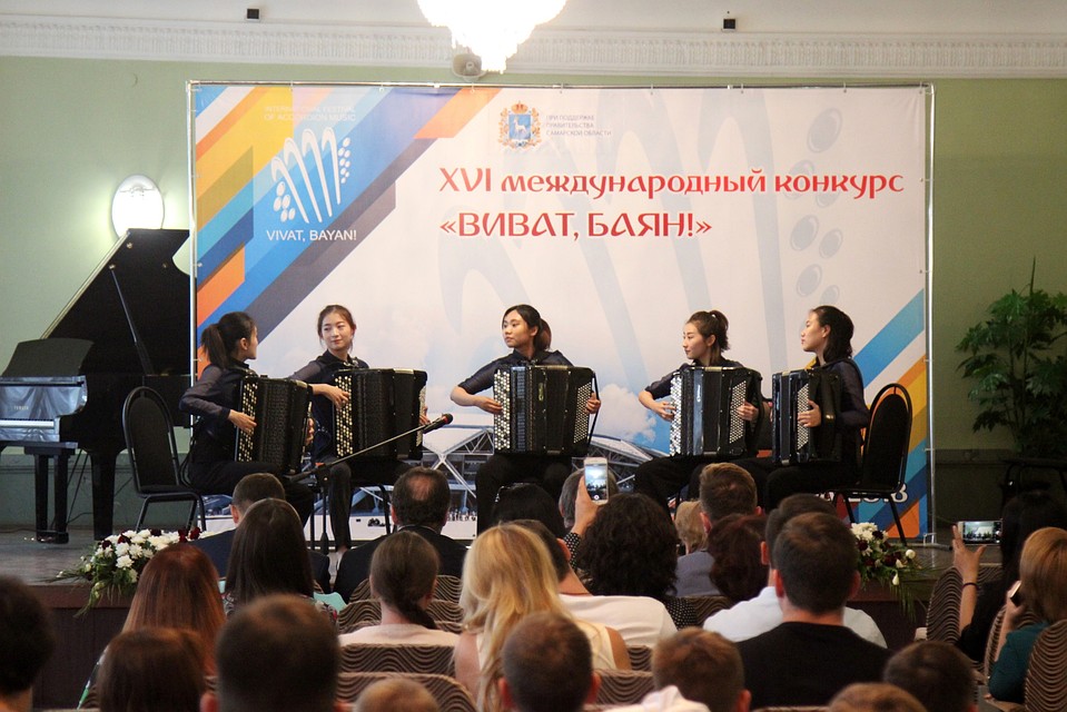 Квинтет баянисток из Китая