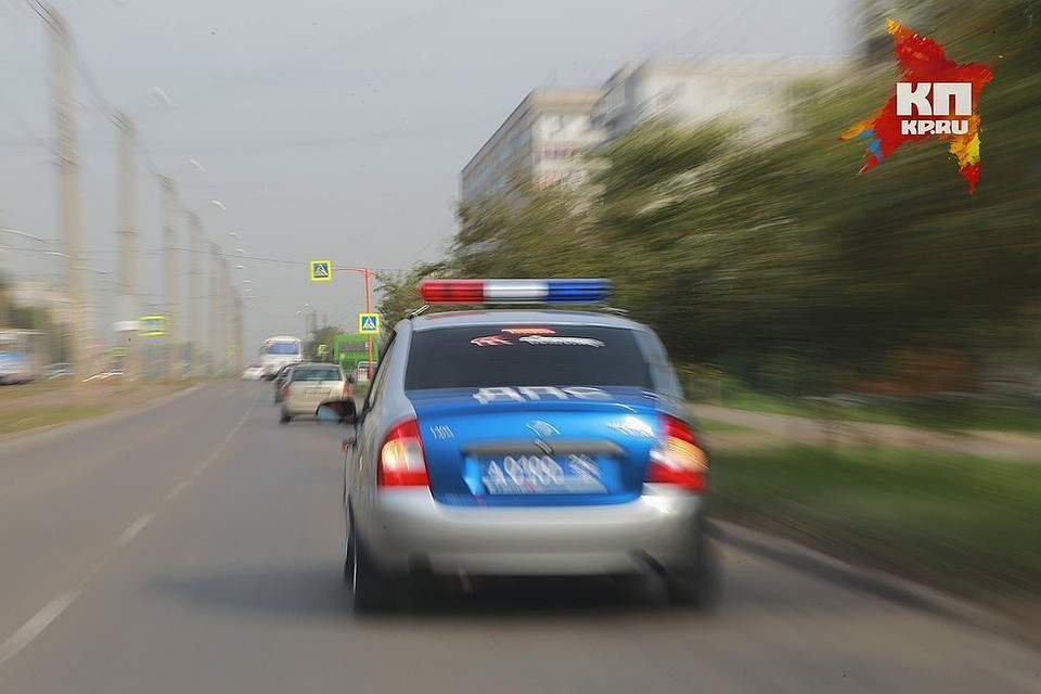 Полицейские напоминают: в автомобиле ребенок обязательно должен быть пристегнуть в детском кресле, ведь, если машина попадает в ДТП, самые серьезные травмы, как правило, получает именно маленький пассажир.
