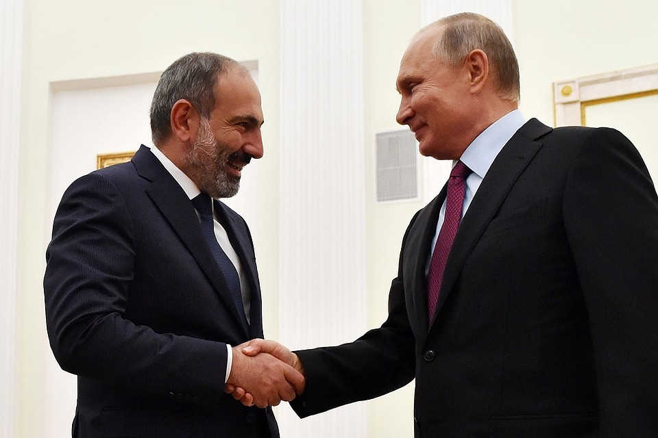 Премьер-министр Армении Никол Пашинян и президент России Владимир Путин