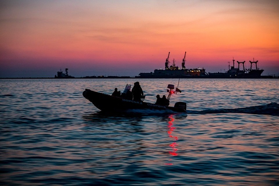 Украина начала переброску бронекатеров в Азовское море