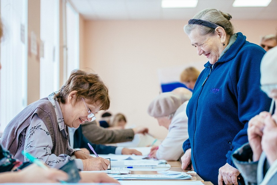 По данным на 15.00 в Струго-Красненском районе проголосовали 3 656 человек.