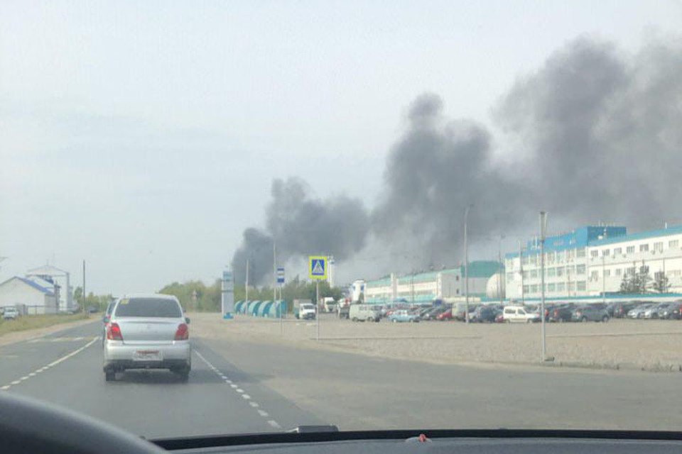 Крупный пожар на заводе «Карбохим» в Дзержинске: Один человек погиб, один попал в больницу ФОТО: Екатерина Шешнева.