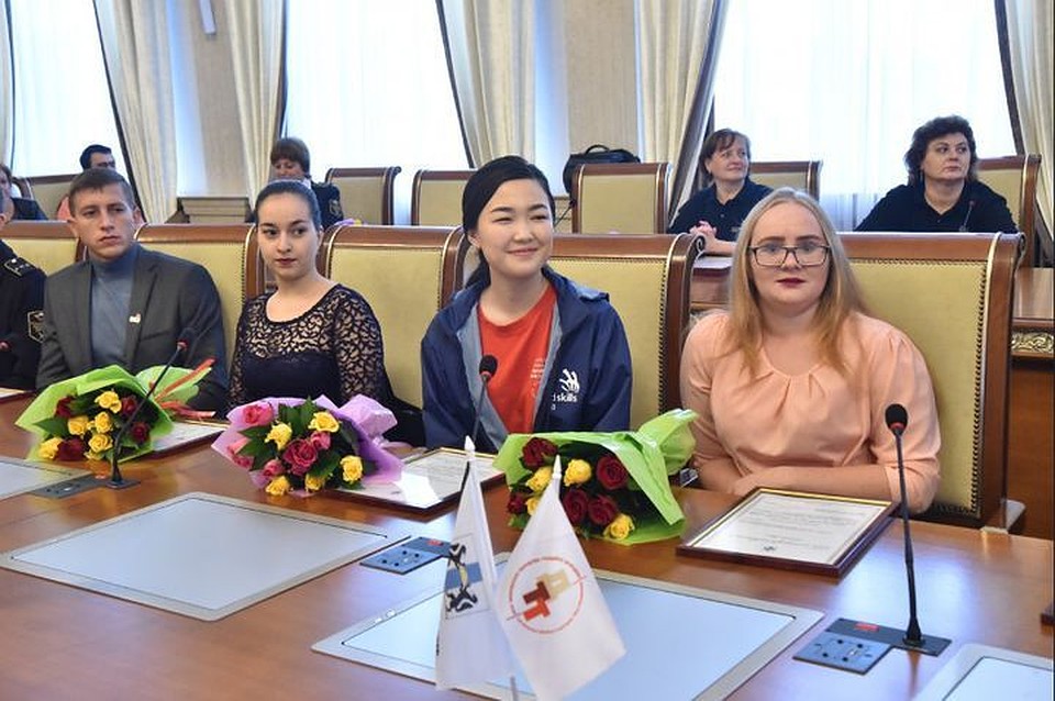 Награждение лауреатов WorldSkills Russia прошло сегодня в правительстве Новосибирской области. Фото: nso.ru